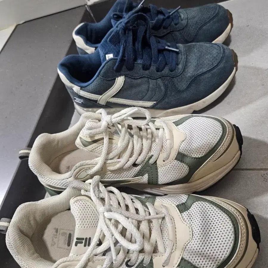 250~245 필라 스케쳐스