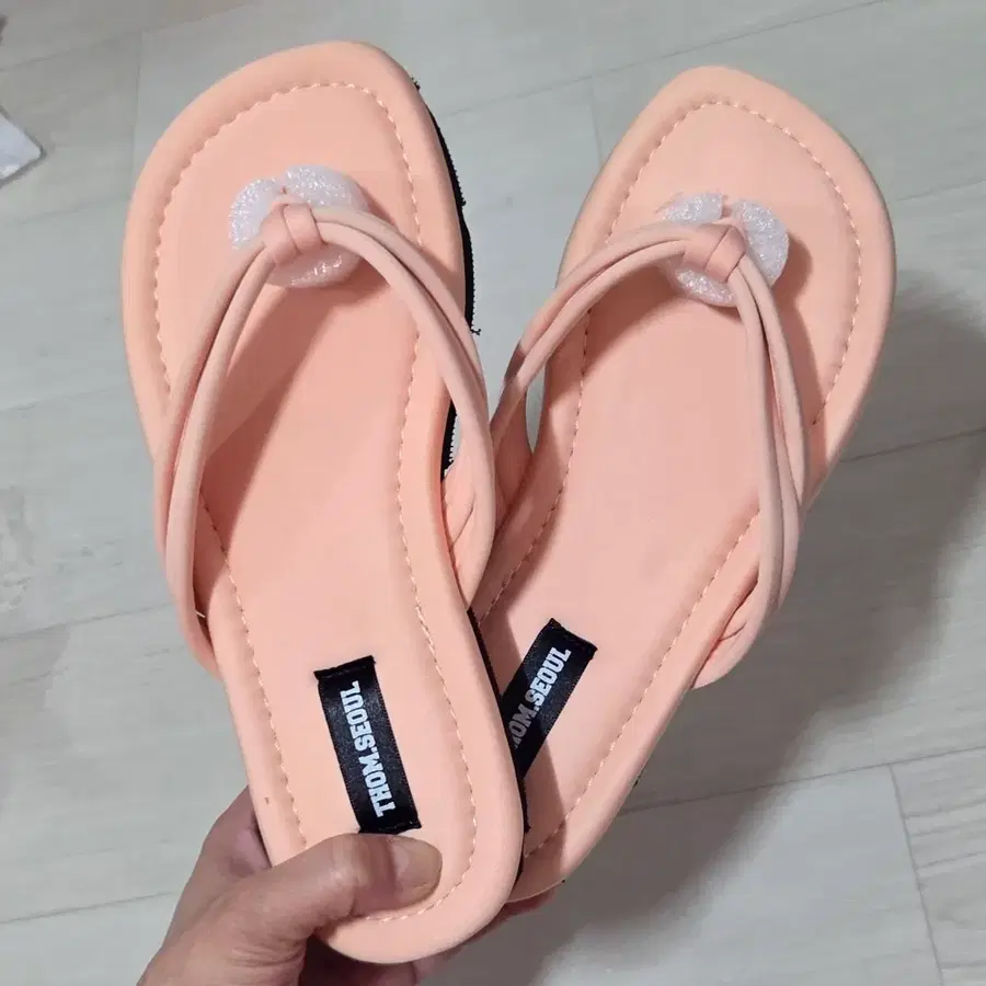 새상품 코랄핑크 두줄 통굽 여성쪼리