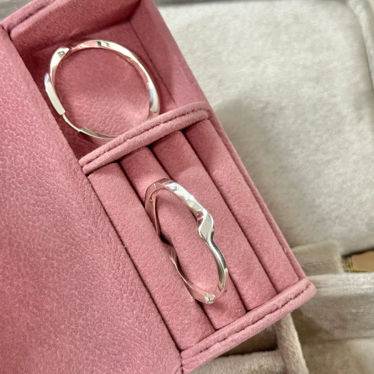 빅빅 물결 링 원터치 귀걸이