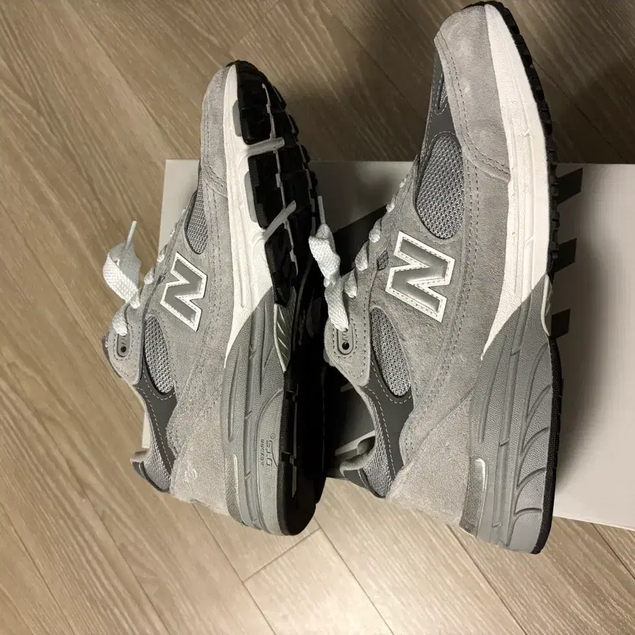 뉴발란스 993 그레이 스웨이드 운동화 255mm