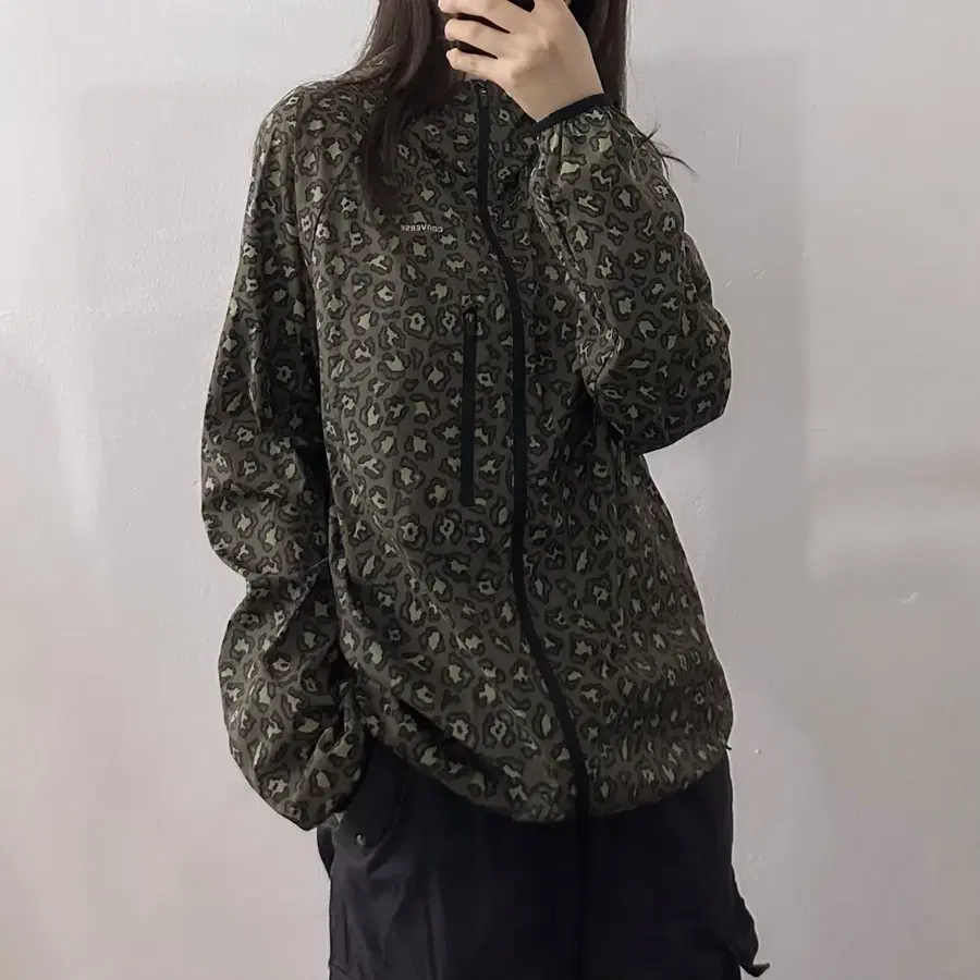 (M) 컨버스 카키 레오파드 패턴 바람막이 자켓