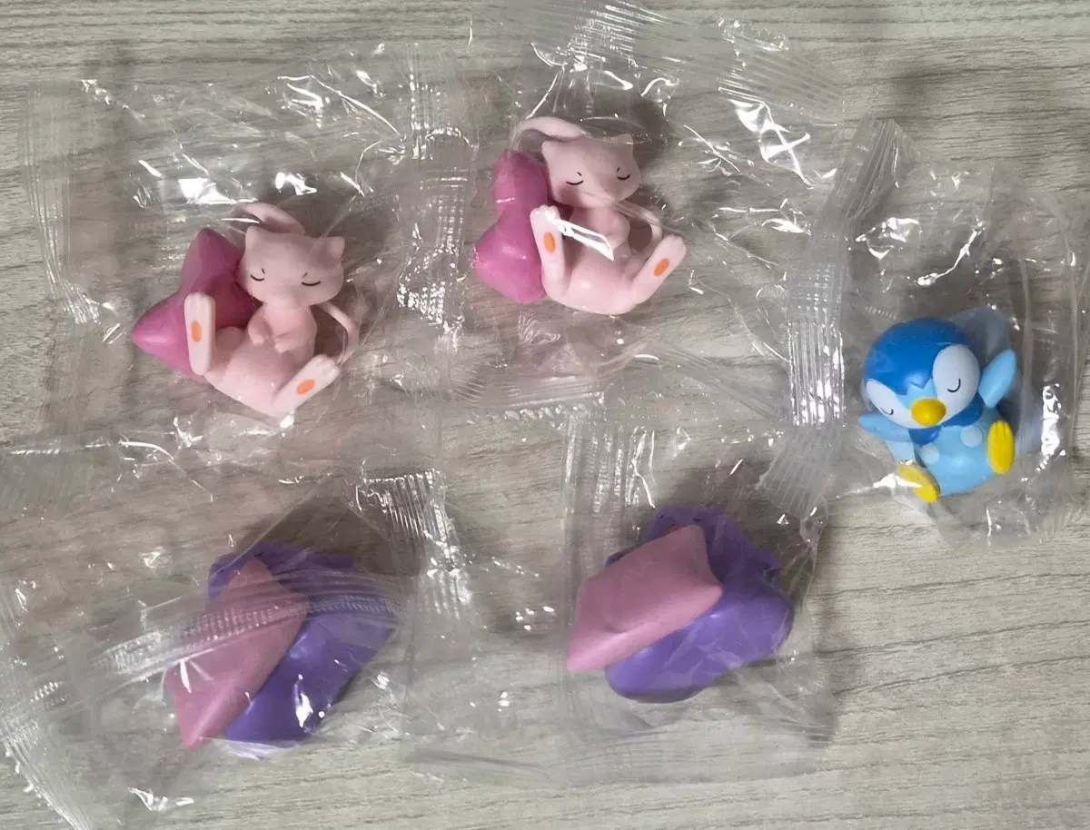 포켓몬 몬스터볼 음료수, 아이스크림 피규어 뮤, 메타몽, 펭도리, 이브이, 푸린