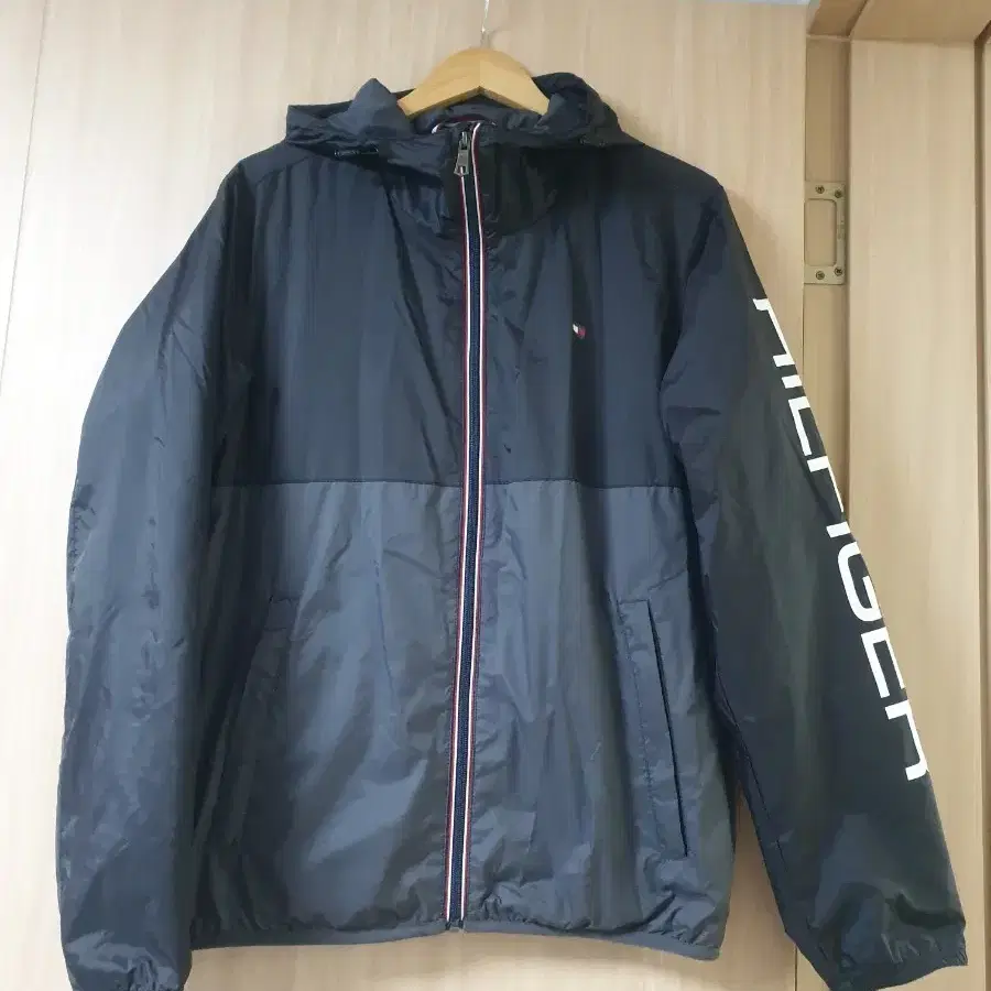 타미힐피거 바람막이 자켓