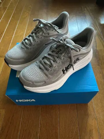 [ 미사용 새상품 ] HOKA 러닝화 그레이 26.5