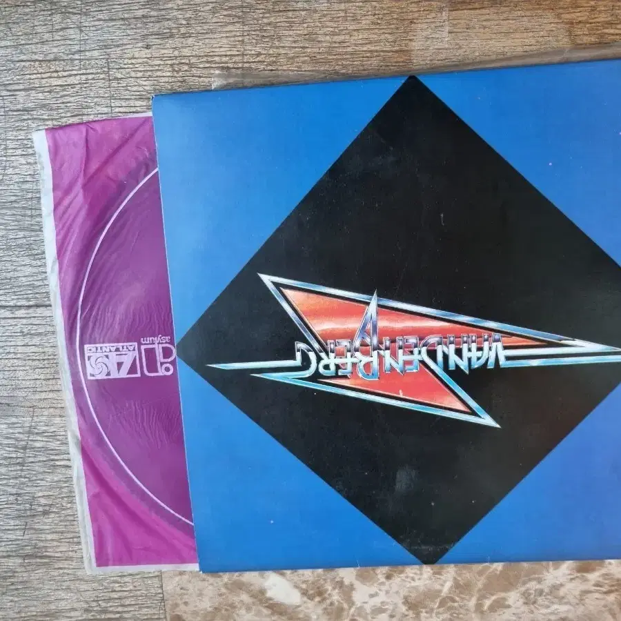 VANDENBERG LP