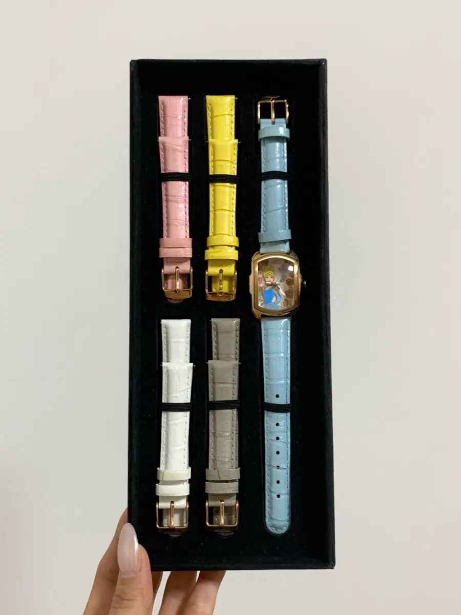 Invicta 디즈니 인터체인져블 신데렐라 리미티드 에디션 빈티지 시계 + 케이스