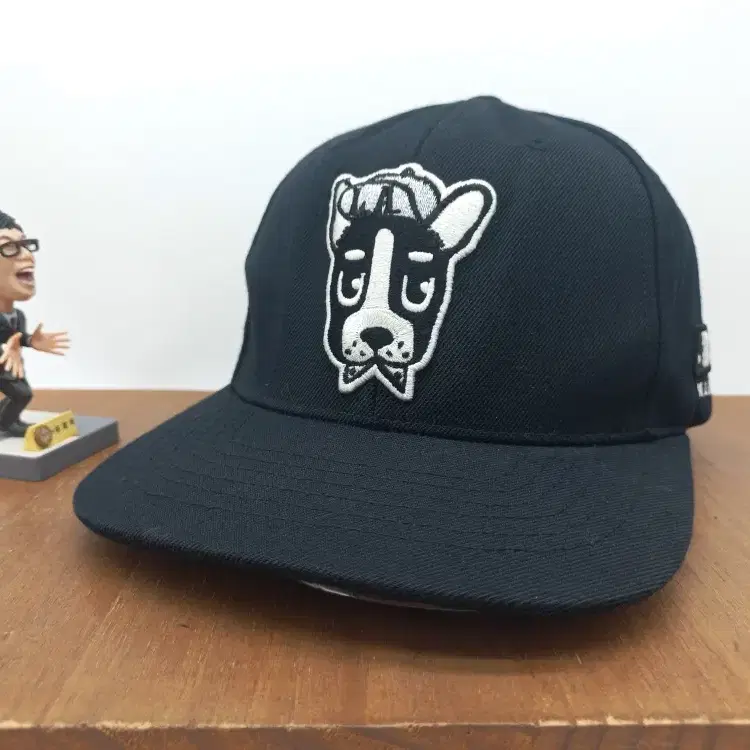 MLB 프렌치불독 캐릭터 야구 모자 스냅백 블랙