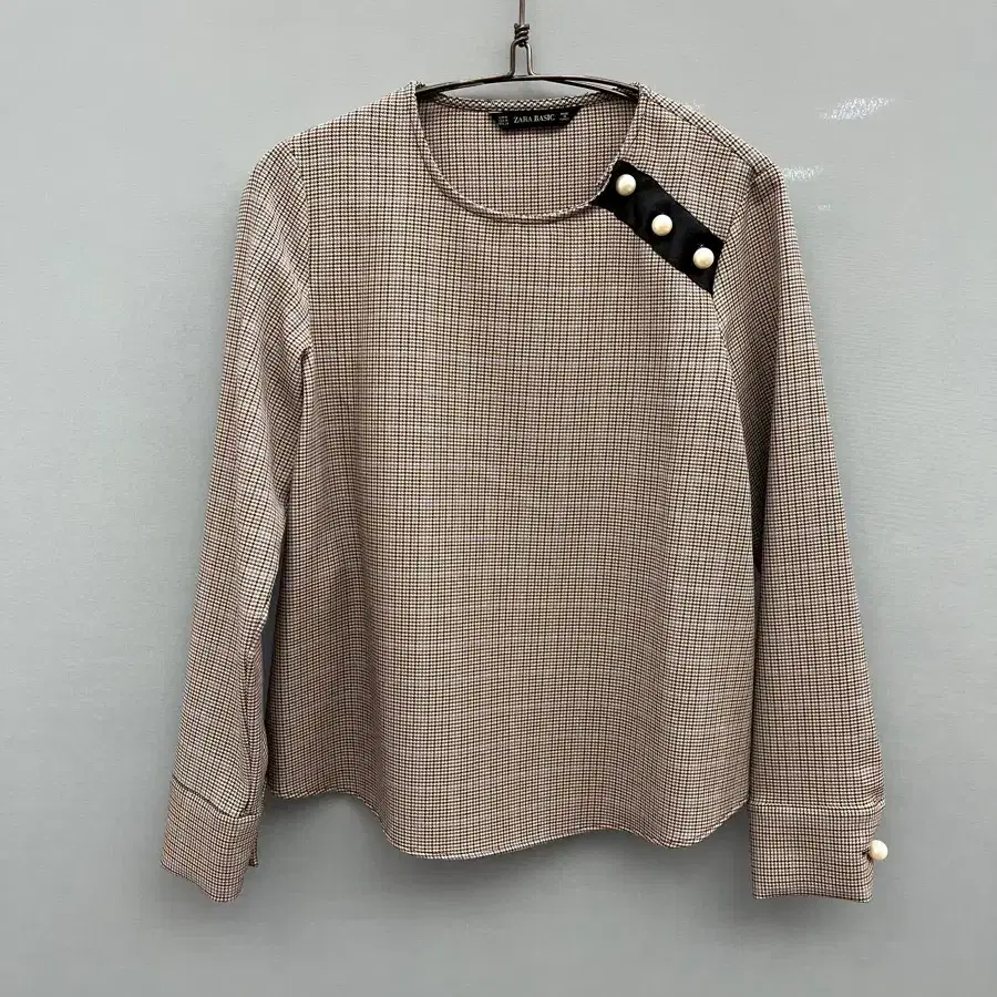 자라 ZARA 여성 진주 버튼 체크 블라우스
