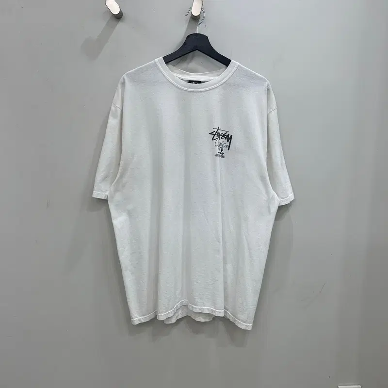스투시 다이트 클래식 기어 반팔티 r4493