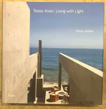 안도 타다오 Living with Light