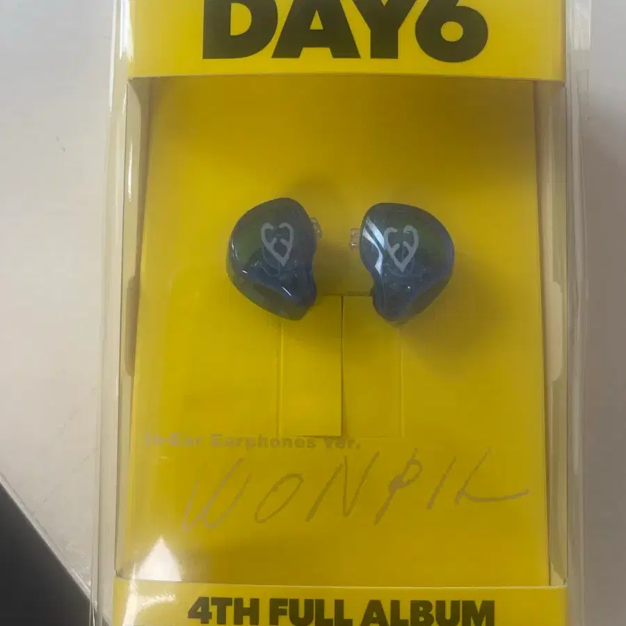 DAY6 데이식스 인이어반 원필