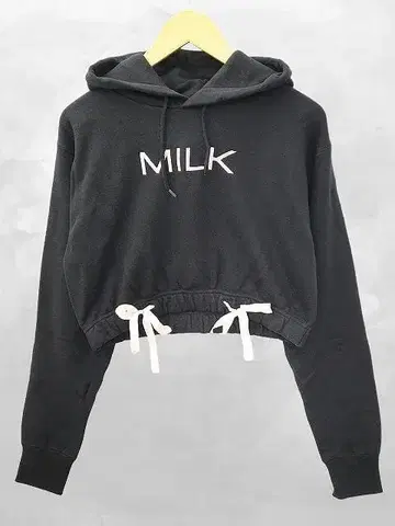 밀크 MILK 로고 자수 풀오버 숏 후드티 FREE