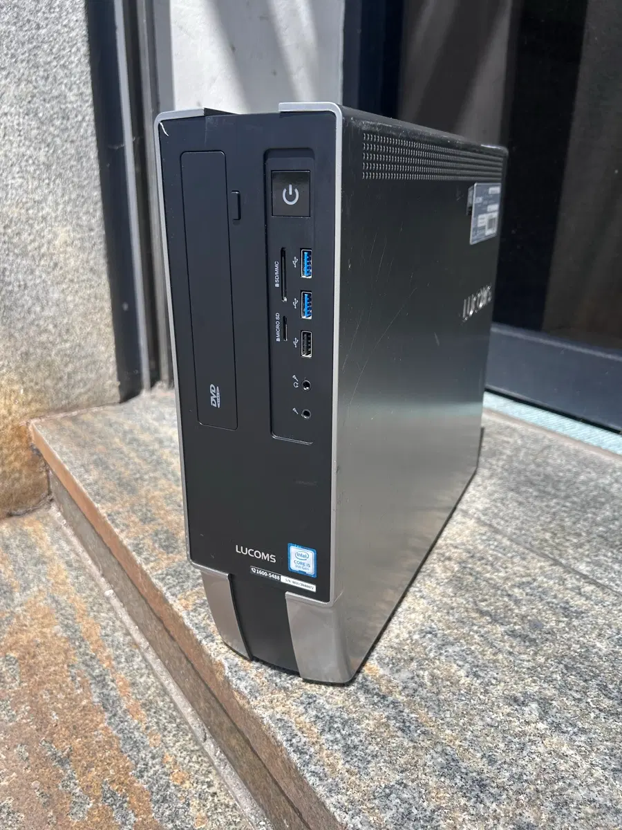 루컴즈 인텔 i5 9600k 컴퓨터