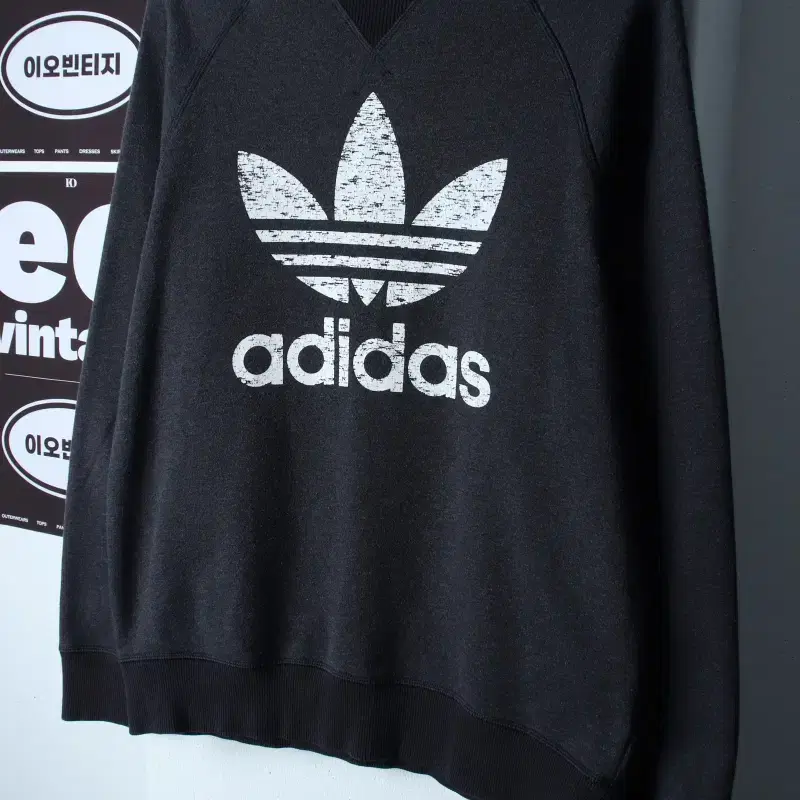 (L-XL) 아디다스 맨투맨 티셔츠 빈티지프린팅 차콜 기모-H37184