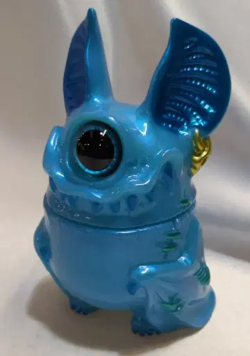 UNDEAD TOYS KAGEMARU DESIGNS 아이바트 비스트 크리스탈 블루 VIEBS