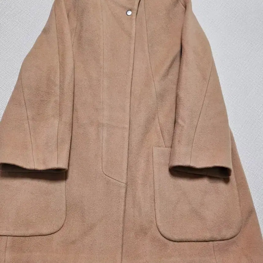 울 혼방 하이넥 오버핏 하프코트