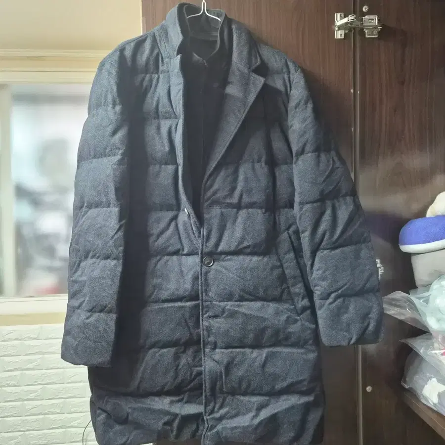 바쏘 다운 패딩 코트 차콜 105사이즈