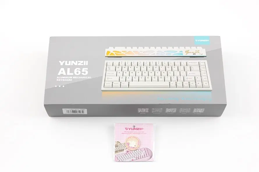 YUNZII 윤지 AL65 키보드 판매합니다 (실버)