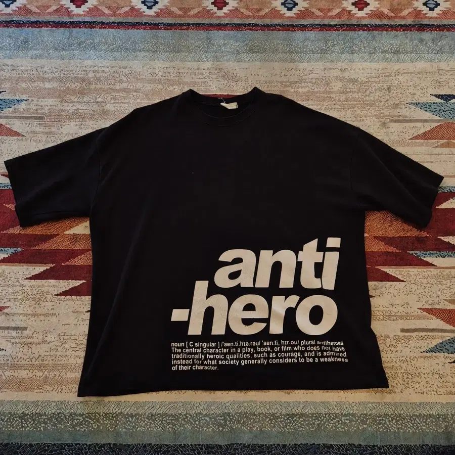 Divine Anti-Hero 빅로고 반팔 티셔츠 2XL(110)