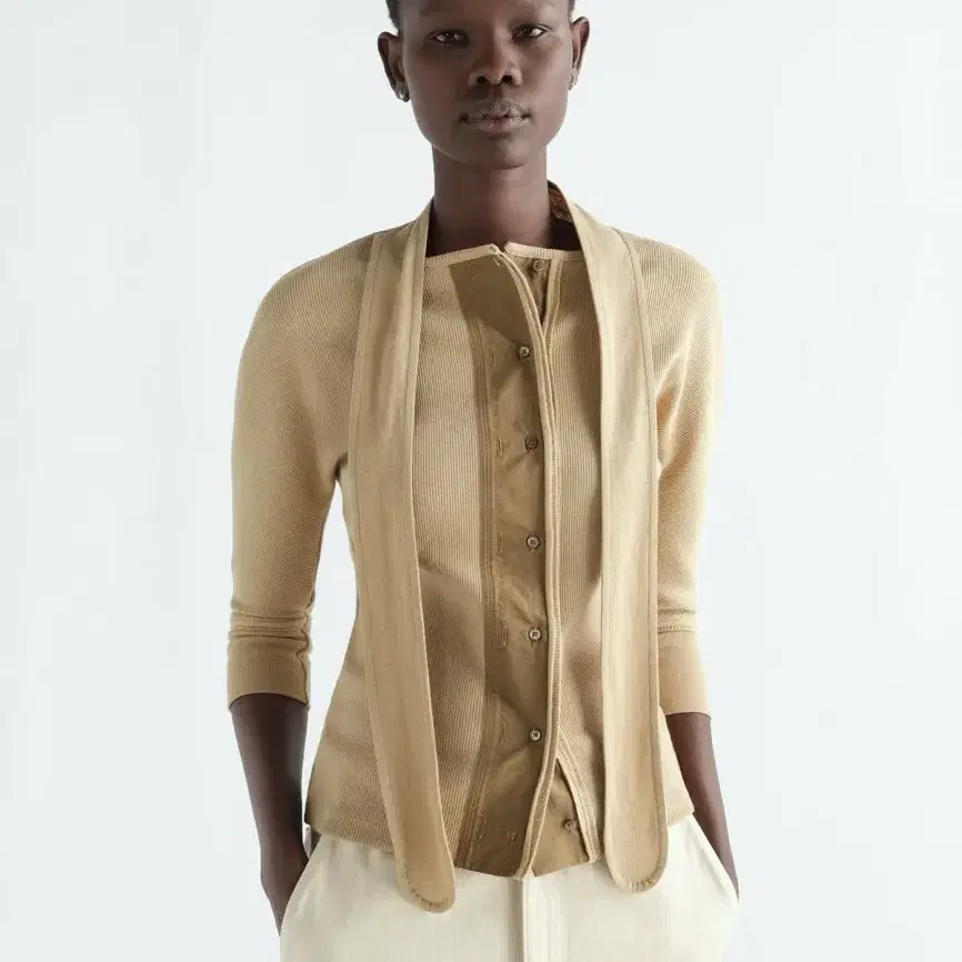 (새상품)[S] 르메르 26fw 에스콧 스카프 저지 탑/Kraft beige