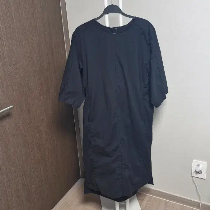 캘빈클라인(40) 바스락소재원피스 블랙