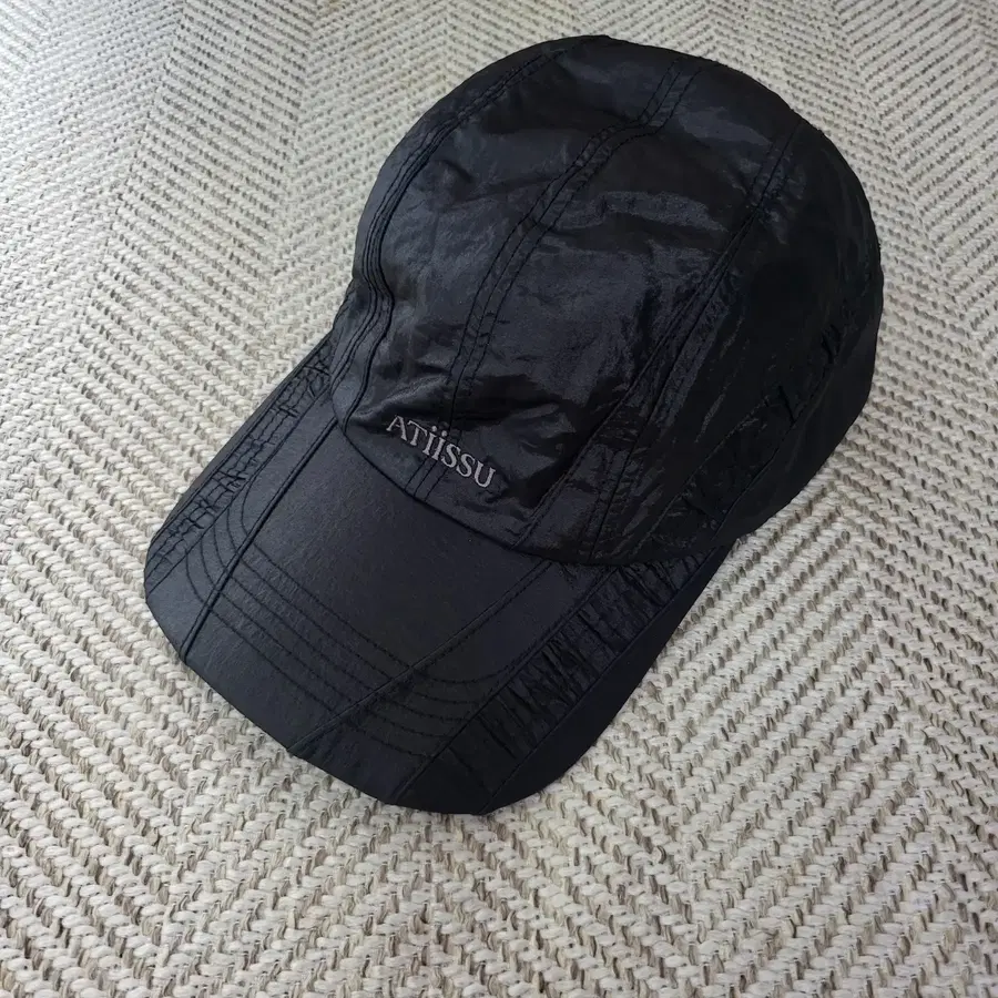 어티슈 Atiissu Lineaire Cap 블랙