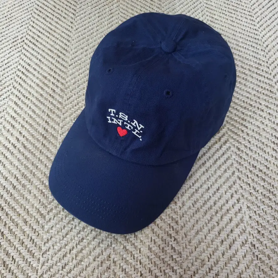 디스이즈네버댓 볼 캡 모자 TSN Heart Cap Navy