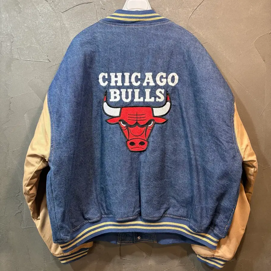 [XL] CHICAGO BULLS 시카고 불스 데님 블루종