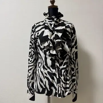 DRESS CAMP 제브라 패턴 프릴 블라우스 긴팔 사이즈 S~M 상당