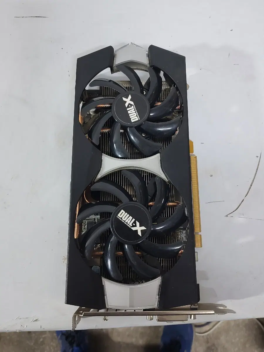 사파이어 라데온 DUAL-X 그래픽카드