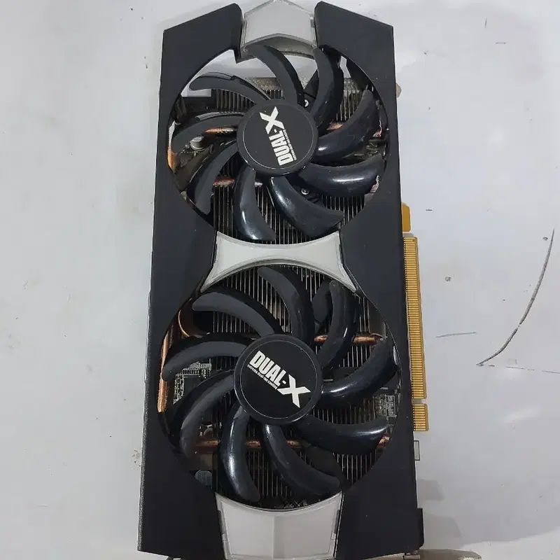 사파이어 라데온 DUAL-X 그래픽카드