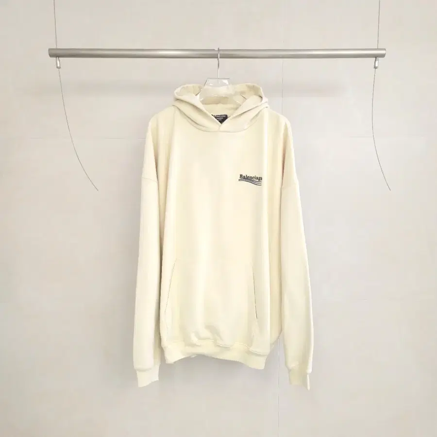 발렌시아가 폴리티컬 자수 오버 후드 S