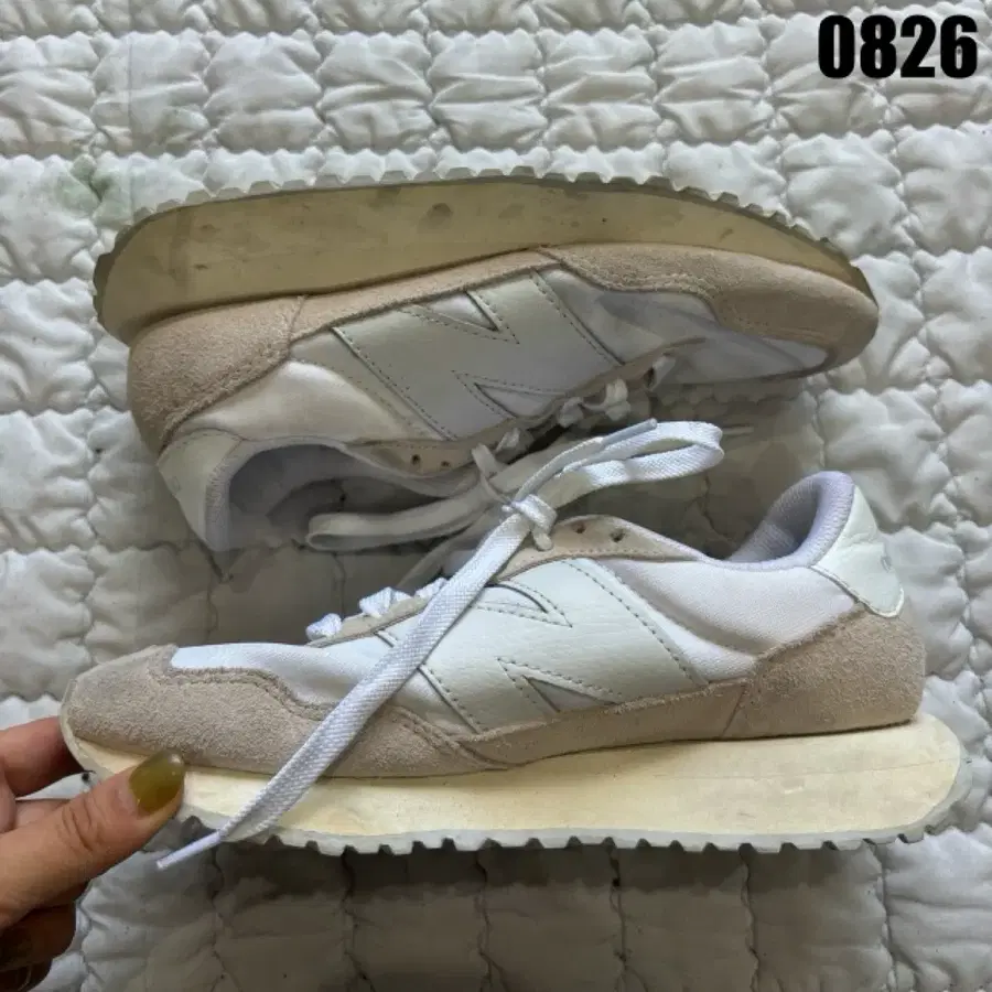뉴발란스 237 스니커즈 베이지 화이트 240