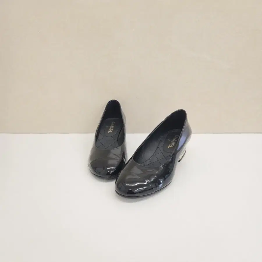 샤넬 블랙 페이던트 펌프스 구두 37 G31138