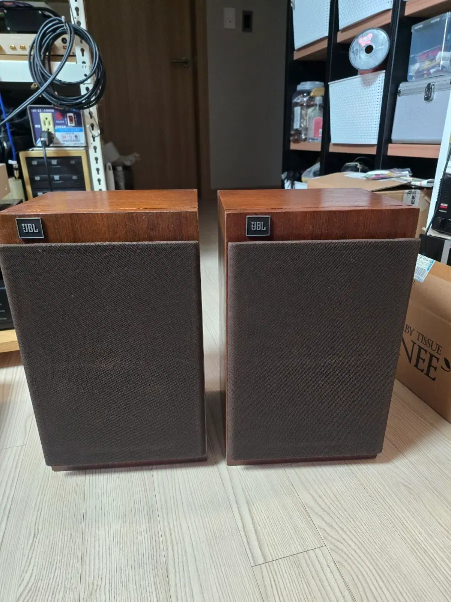 JBL 18Ti 북쉘프 스피커