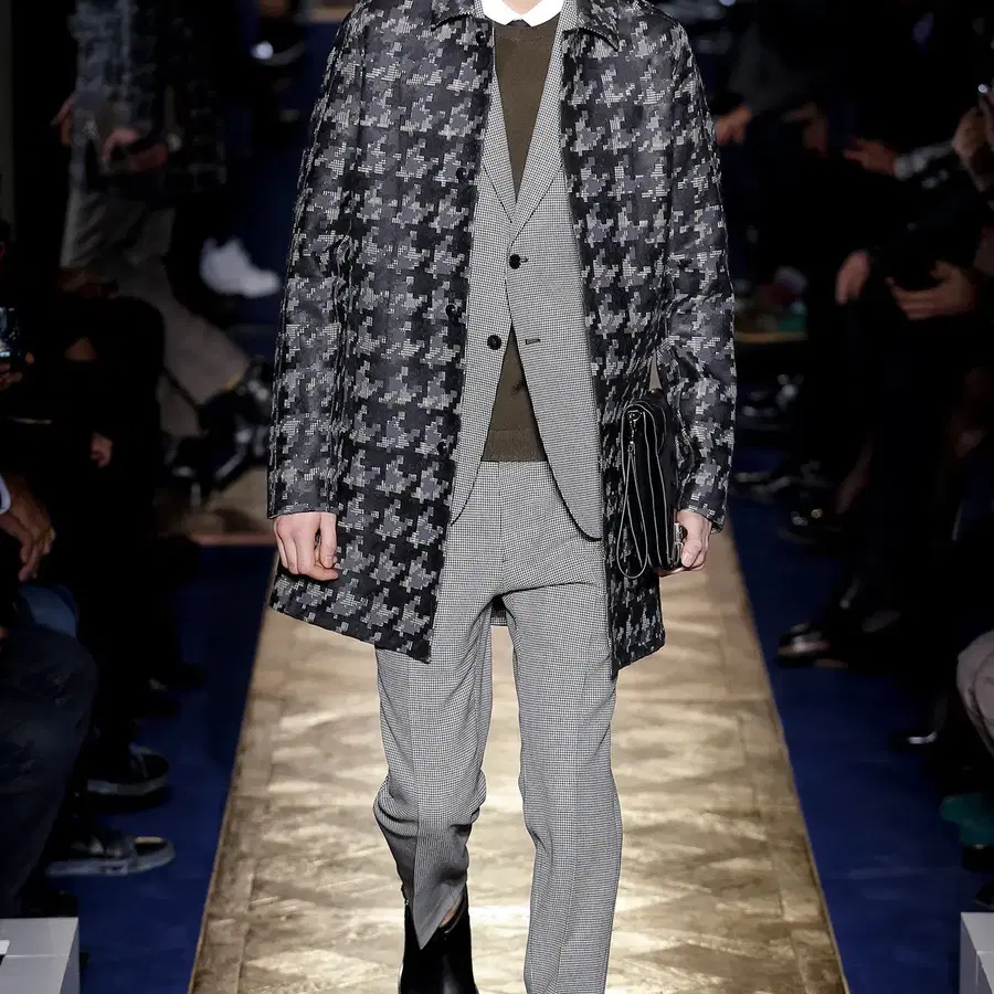 발렌티노 Valentino / 런웨이 블레이저 / 48
