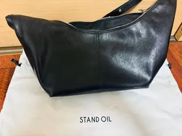 STAND OIL TICKLE BAG 숄더백
