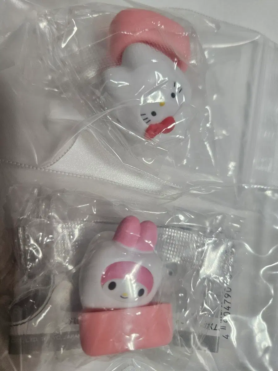 (일괄)산리오 캐릭터즈 치아 헬로키티 마멜 이빨 가챠