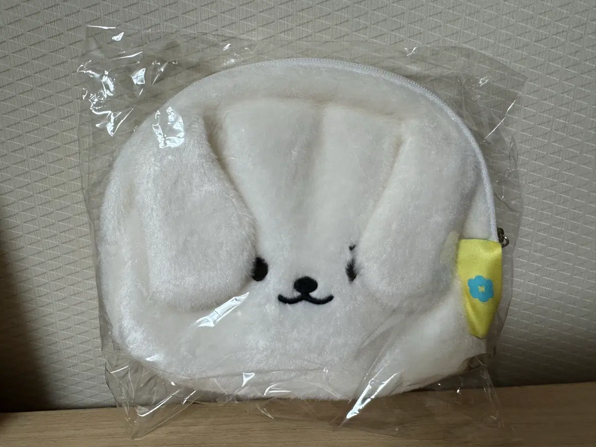 Sealed) Monsta X Minhyuk Meongko Pouch (MEONGKO PLUSH POUCH)