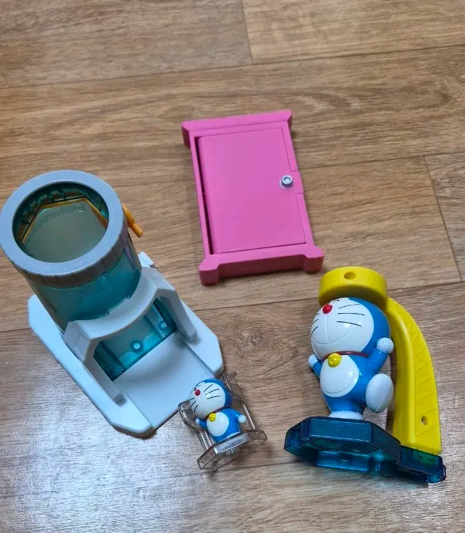 맥도날드 도라에몽 장난감 세트