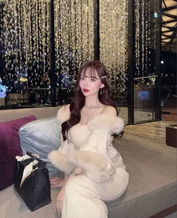 elmyu 퍼 판초 가디건 x 체인 원피스 세트