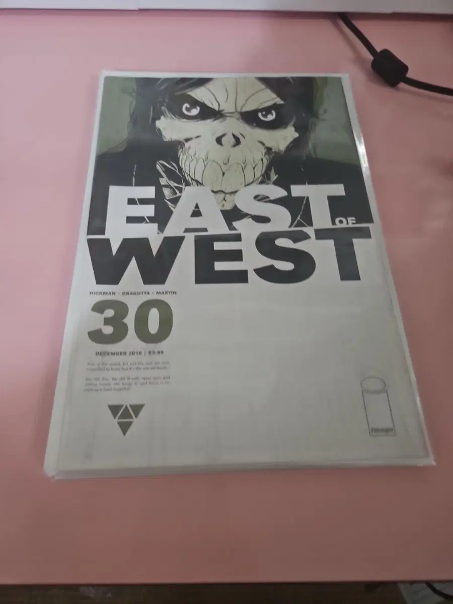 E / 2016 / EAST OF WEST #30