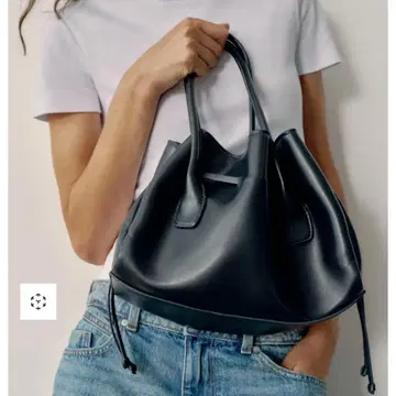 ZARA 2WAY 숄더백 블랙 개더 시티백 네이비