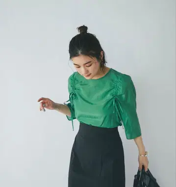 러브틱 봉봉 시어 드로스트 슬리브 블라우스 그린