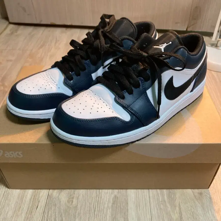 조던 다크틸 로우 275