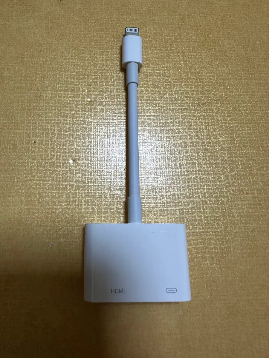 애플 라이트닝 디지털 AV HDMI 어댑터 (A1438) 판매합니다.