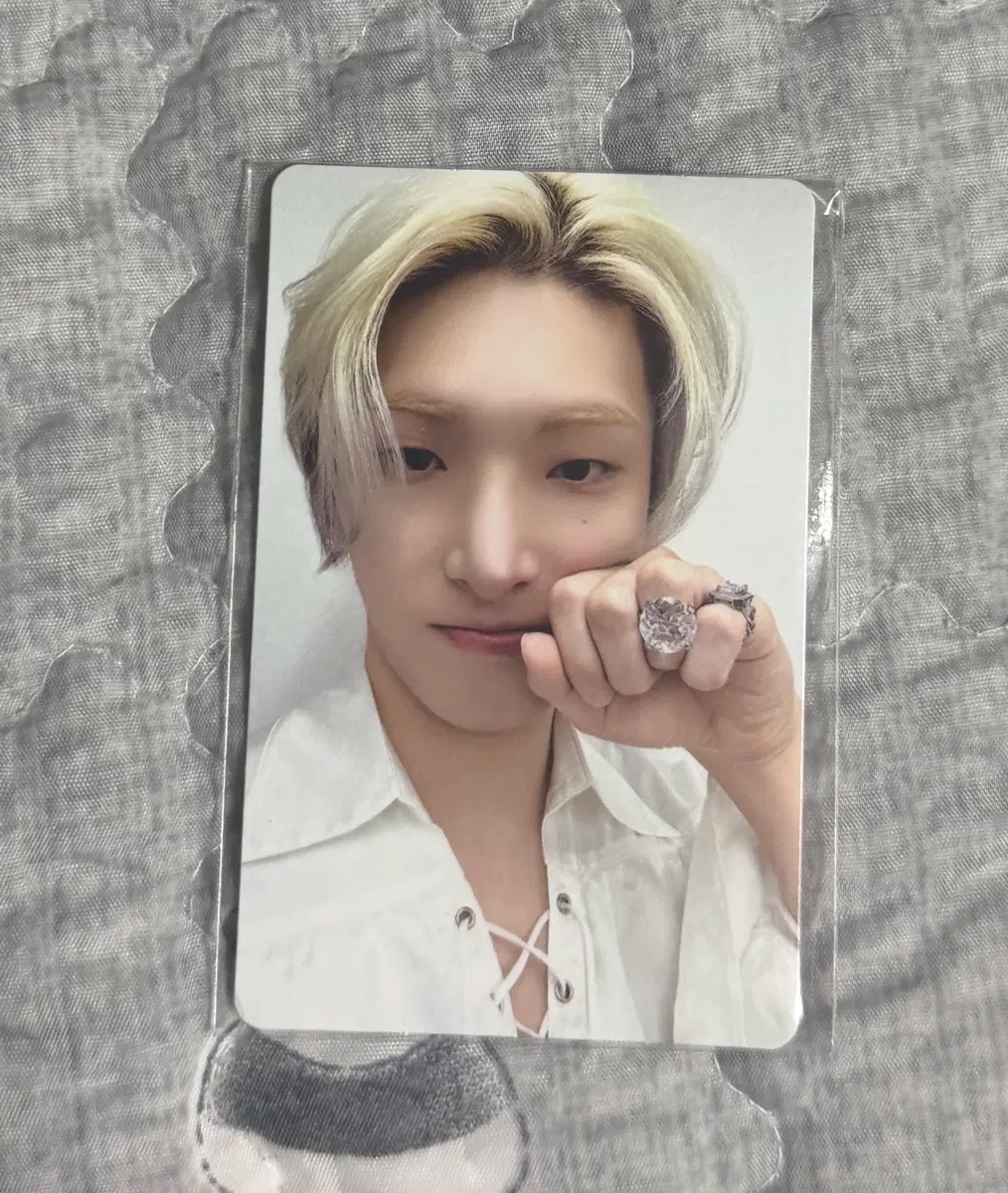 에이티즈 인 데자뷰 민기 포카