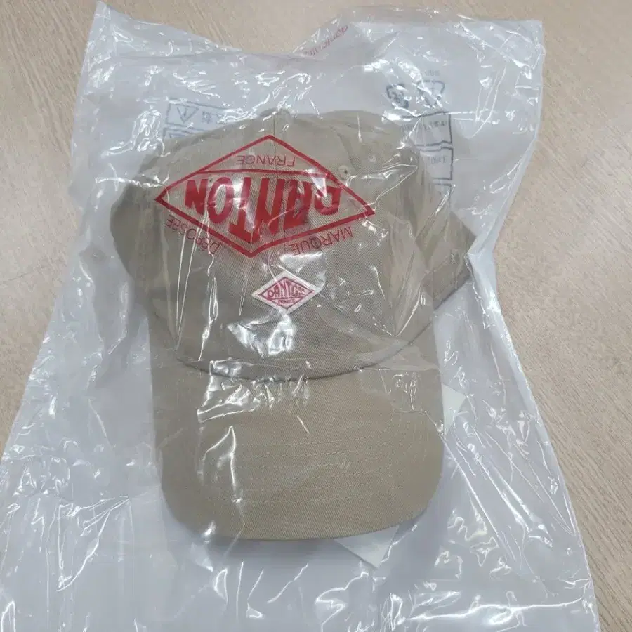 단톤 볼캡 모자 베이지