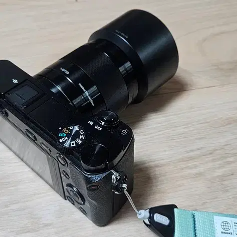 소니 A6000 미러리스 카메라 판매합니다.(블랙)