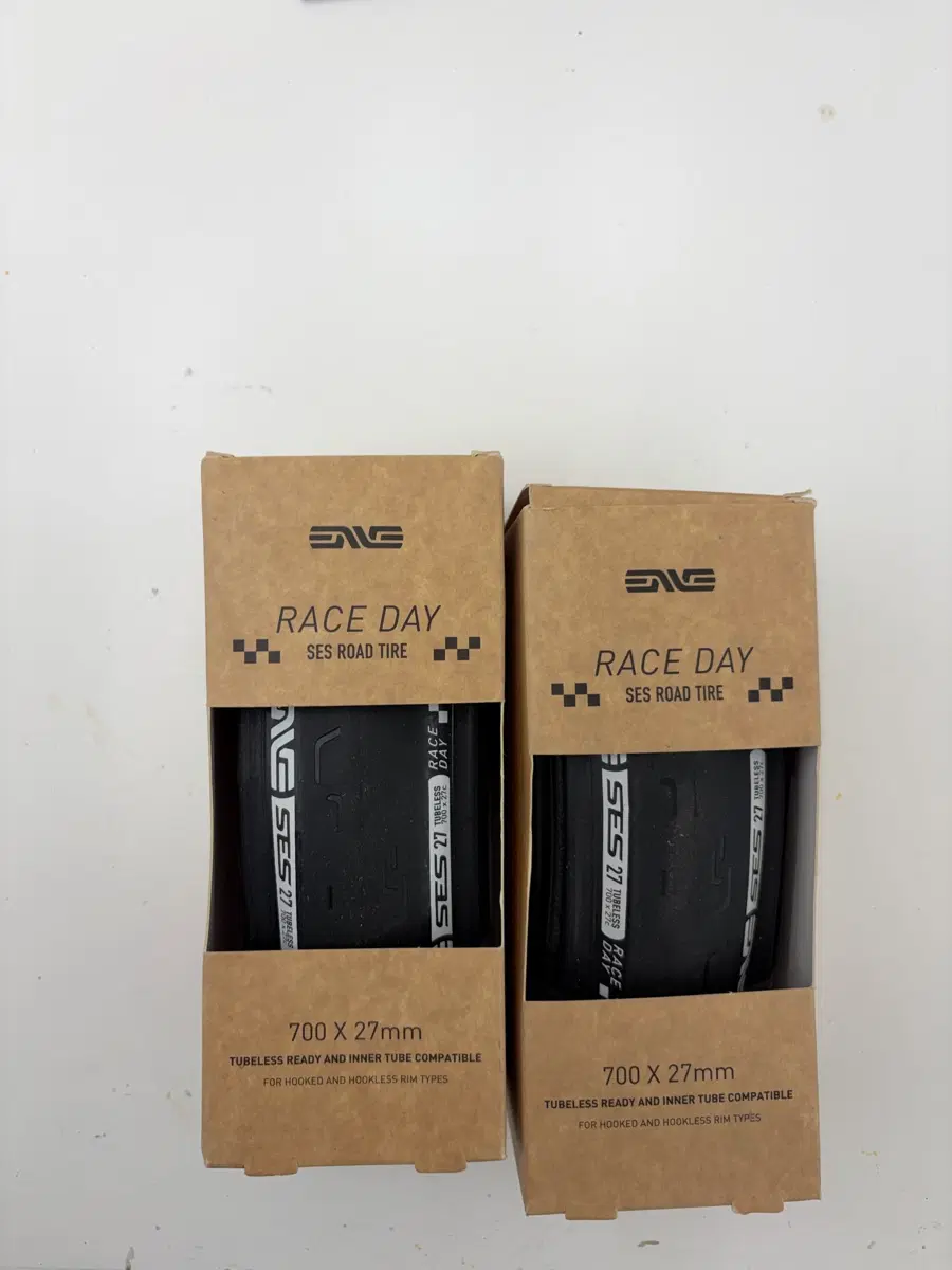 ENVE 레이스데이 700x27mm 튜블리스 로드 타이어